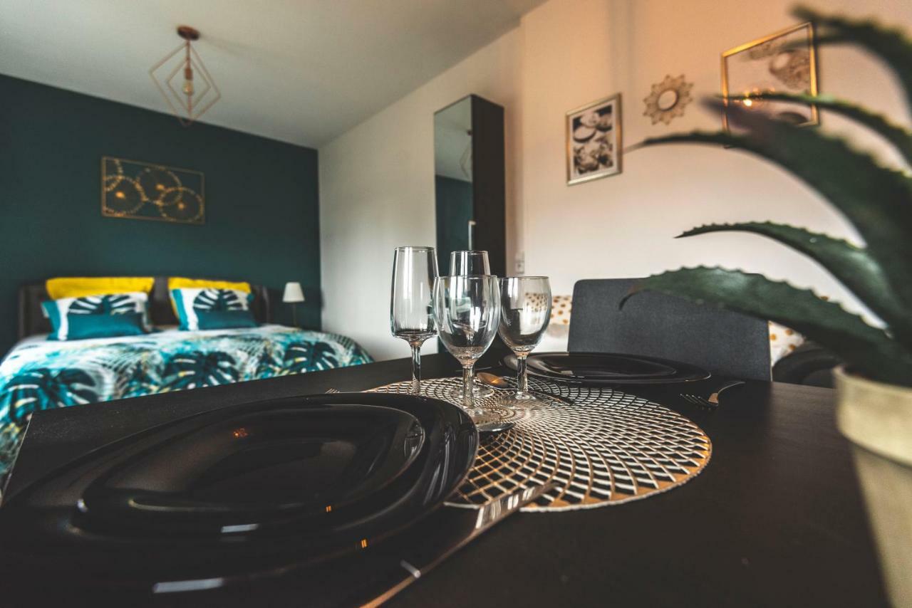 Chic B&B + Balcony - Hyper Center Реймс Экстерьер фото